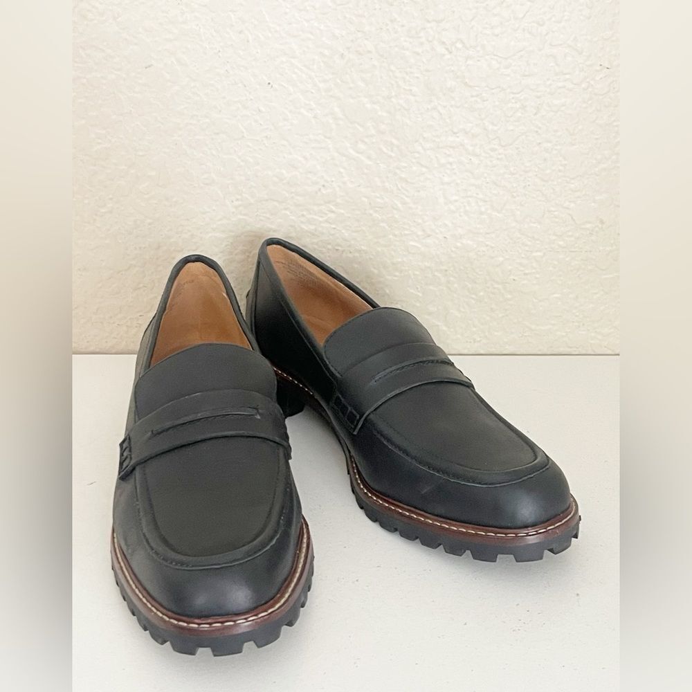 Madewell The Corinne Lugsole Loafers in True Black leather. 10 - Picture 8 of 16